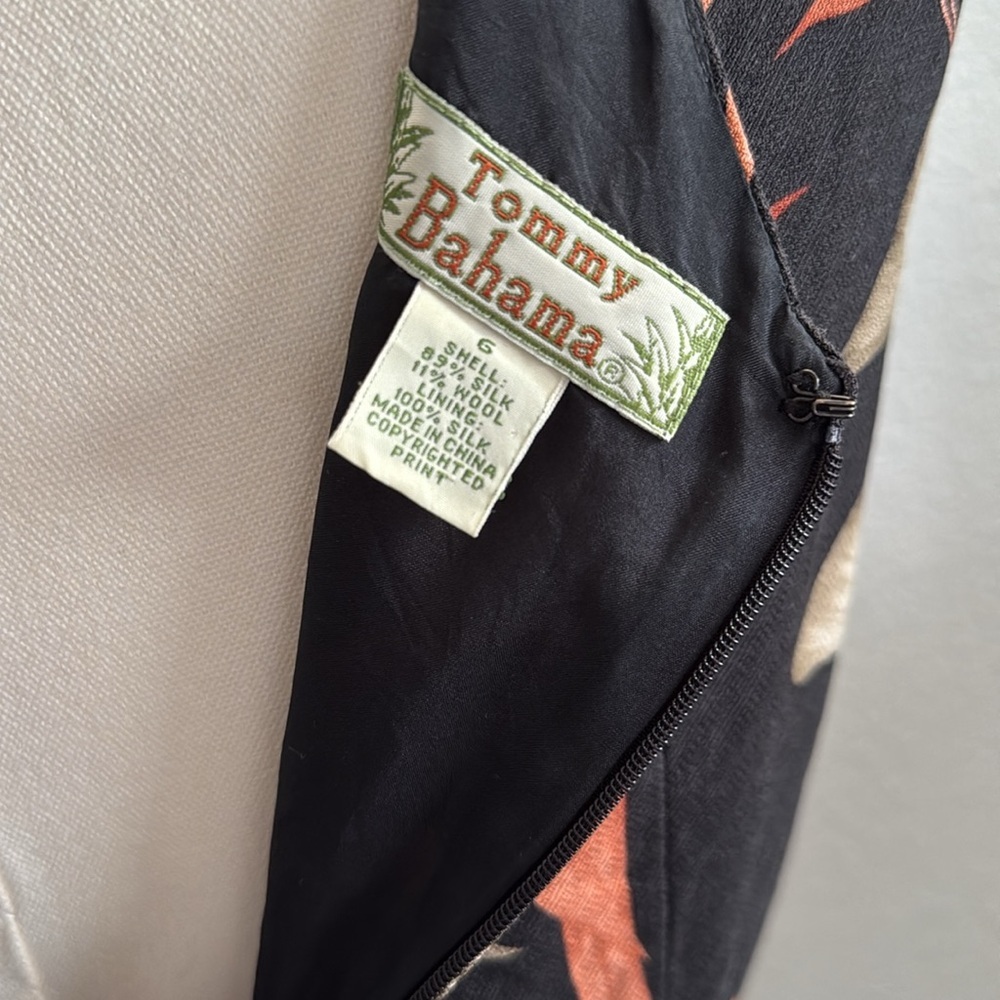 Tommy Bahama Black and Orange Leaf Print Wool and Silk Blend Tank Top Size 6 - Picture 7 of 7